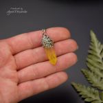 Wisiorek talizman żółty kryształ górski surowy - Idealny prezent dla niej