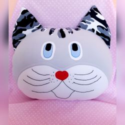 Kotek moro poduszka ,przytulanka dla dziecka.