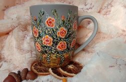 Kosz róż. Ręcznie malowany kubek 300 ml.