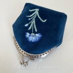 Portmonetka welurowa damska Chaber haftowana ręcznie, aksesorium designerskie  - 