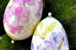 117,Dwa gęsie jajka w pudełku