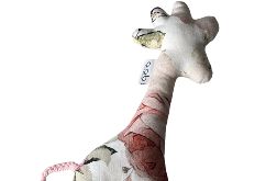 Żyrafa Romantica - grzechotka z bawełny dla niemowlaka