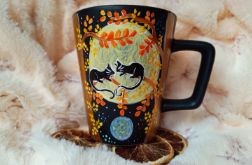 Nocne kocie tajemnice. Kubek ręcznie malowany 300 ml.