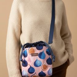 Granatowa listonoszka z kominem z weluru w figi – handmade, unikat