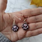 Kolczyki z żywicy w kształcie kocich łapek - 2