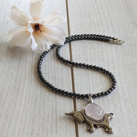 Naszyjnik ze znakiem zodiaku Byk, z koralikami z hematytu