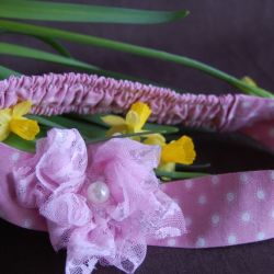 Opaska niemowlęca "Różowy koronkowiec z perłą"