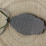 Wisiorek haftowany róże vintage - Tył