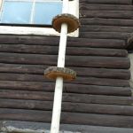 Drewniany ozdobny stojak - 