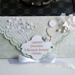 Pamiątka I Komunii św. - delikatność poranka