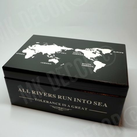 Skrzynia/kufer z wieczkiem czarny z mapą świata