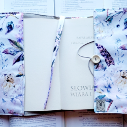 Etui na ksążkę: wiosenny ogród