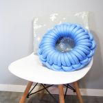 Piękna Pleciona Poduszka HANDMADE - Niebieska - Ozdobne poduszki na kanapę, sofę lub łóżko