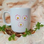 Pszczółka na łące kwietnej ręcznie malowany kubek 270 ml.  - ręcznie malowany