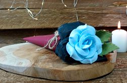 Róża z filcu - błękitna