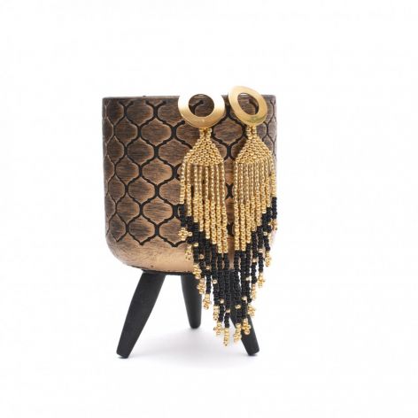 Ręcznie szyte kolczyki Crescent Drop