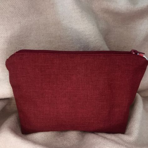 Kosmetyczka materiałowa solidna, stylowa ,praktyczna, bordowa..