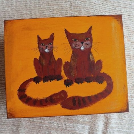 Pudełko malowane duże-Koty w pomarańczowym