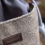 Szaro-kremowa listonoszka z kominem - 