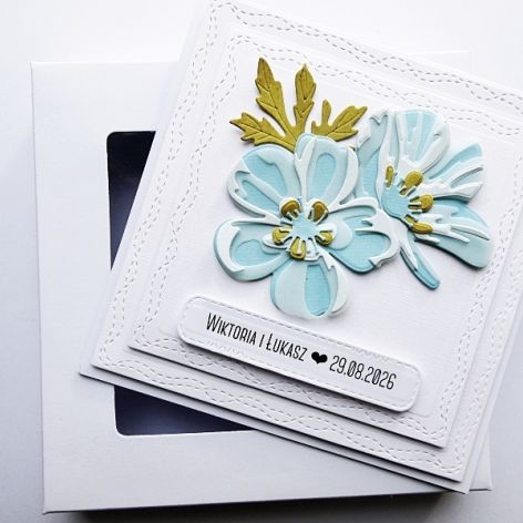 Subtelna kartka ślubna z kwiatami handmade