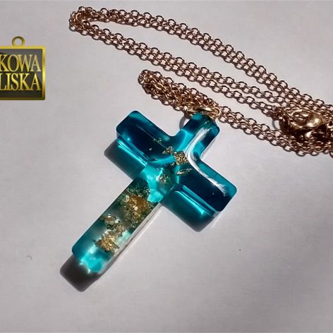 Cross V - wisiorek z żywicy