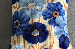 Poduszka niebieskie kwiaty stokrotki