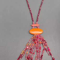 Naszyjnik Długi Sznur Czerwonych Korali Z Frędzlami