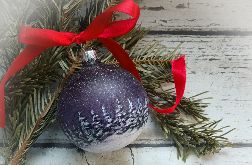 Ręcznie malowana bombka las