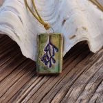 Leśny Amulet – wisiorek z motywem gałązki - 4