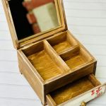 Toaletka z lusterkiem, naturalne drewno, polne kwiaty, prezent - 