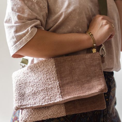 Pudroworóżowa składana kopertówka I