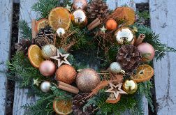 Wianek Bożonarodzeniowy złoty z pomarańczami