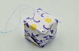Bombka zawieszka kostka origami w kwiaty