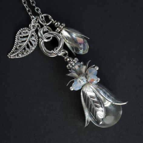 Długi naszyjnik szklana kropla crystal, łańcuszek z baśniowym wisiorem