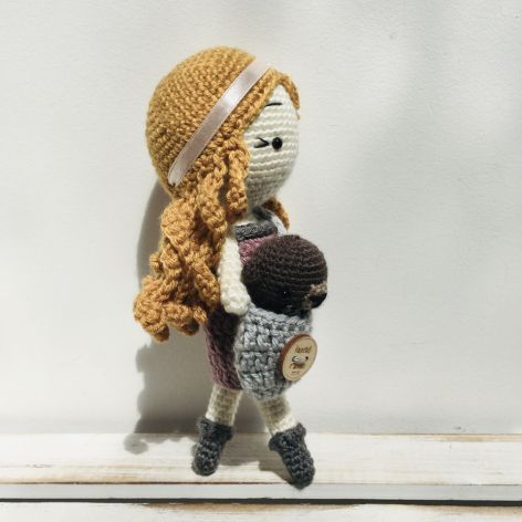 Lalka szydełkowa z misiem w torebce handmade