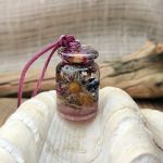 Leśna Kropla – Wisiorek z zatopionymi kwiatami - 3