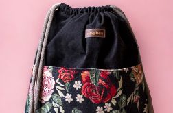 Plecak worek z kieszeniami w kwiaty czarny