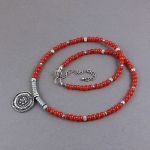 Naszyjnik czerwony. - Naszyjnik czerwony.