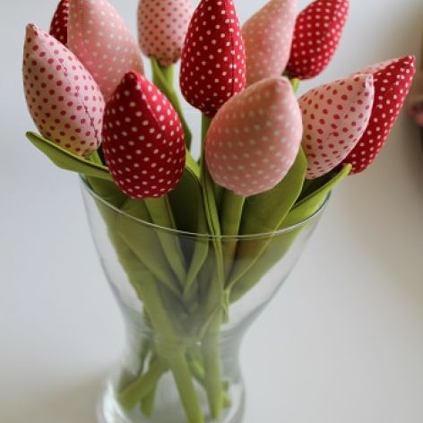 Bukiet bawełnianych tulipanów.