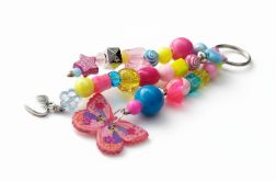 Kolorowy breloczek z motylkiem