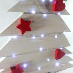Drewniana Choinka ozdobami LED - 