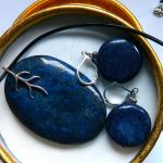 Lapis lazuli z pirytem, wisiorek i kolczyki - 