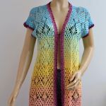 Szydełkowa kamizelka w tęczowych kolorach - na lato