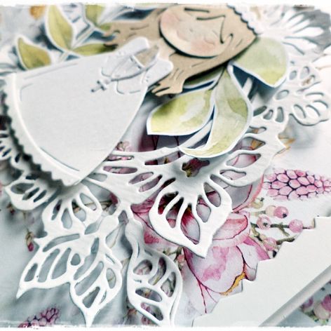 Dziewczynka z różańcem w pudełku - ZAMÓWIONA