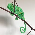 Zielony kameleon szydełkowy - 