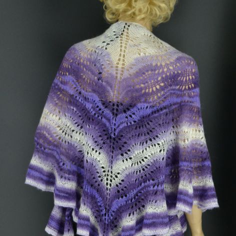 Ażurowa chusta "jagodowe lody ze śmietaną"