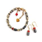 Bransoletka z koralem. - Bransoletka z koralem.