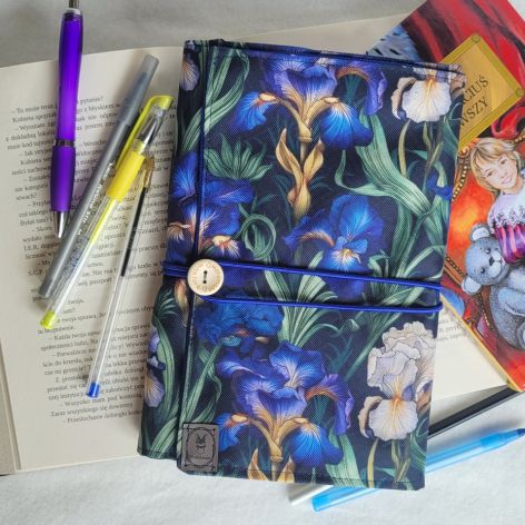 Wodoodporne etui na książkę: irysy