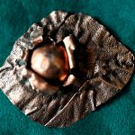 Brosza miedziana Narodziny - 