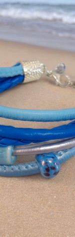 Bransoletka rzemykowa niebieska